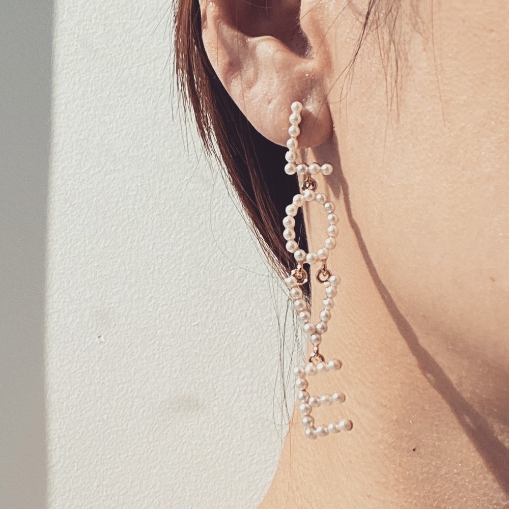 Pearl drap earrings